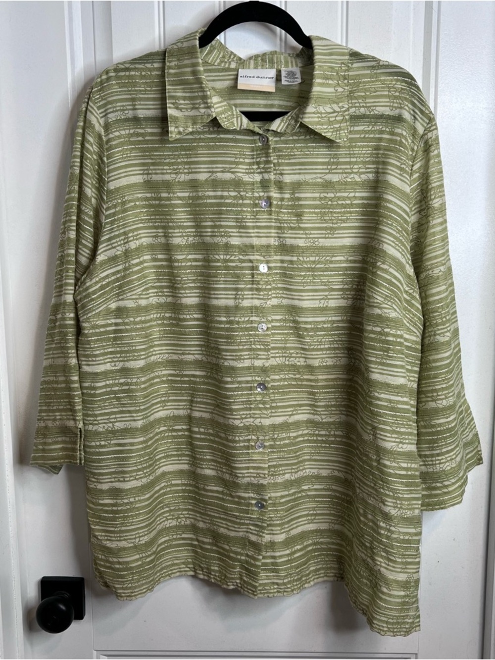 Alfred Dunner Light Olive Green Striped Button Front Shirt. Size 18W.